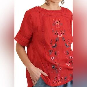 Umgee Women’s short sleeve embroidered top size small EUC